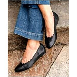 DANSKIN Vegan Scalloped Ballet Flats Loafers Black Size 8